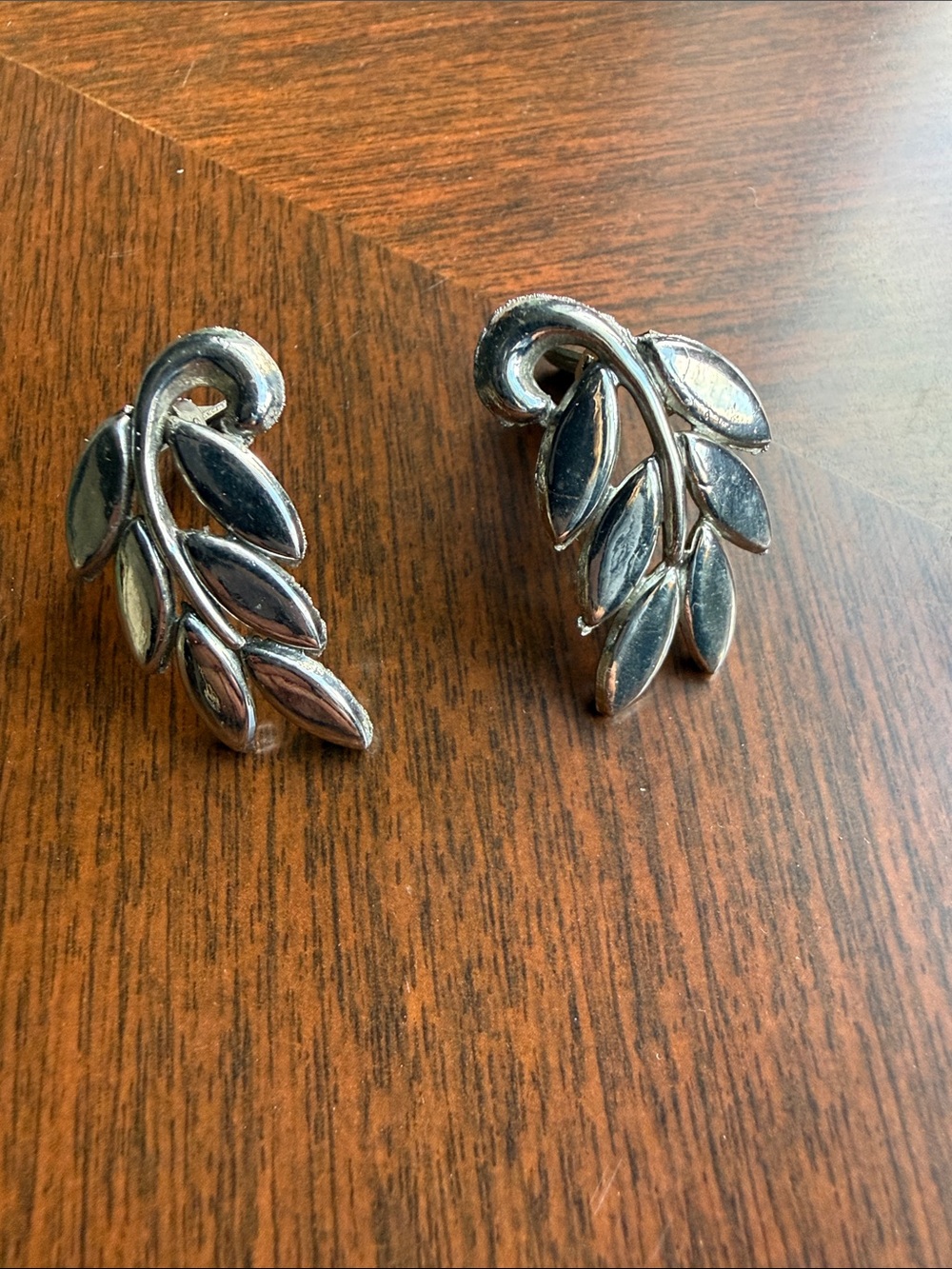 Vintage Silver-Tone Leaf Clip-On Earrings